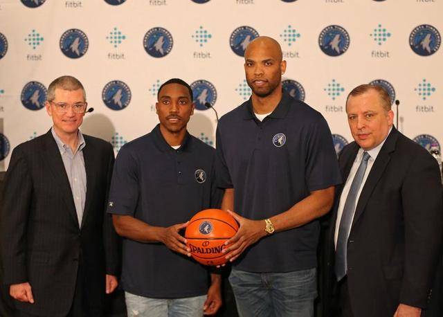 适的球员并 适的球员并